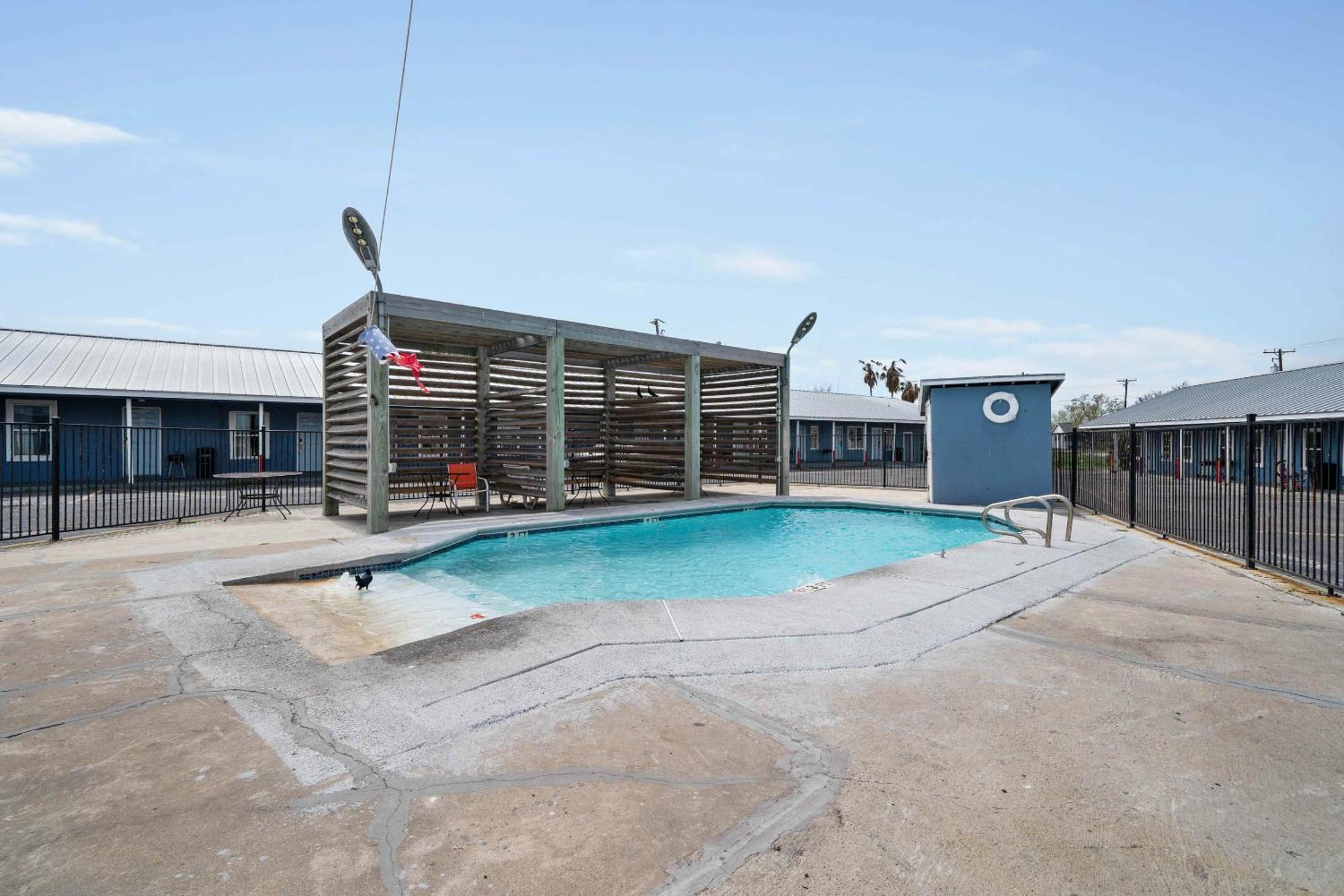Oyo Hotel Rockport- Bay View Bagian luar foto
