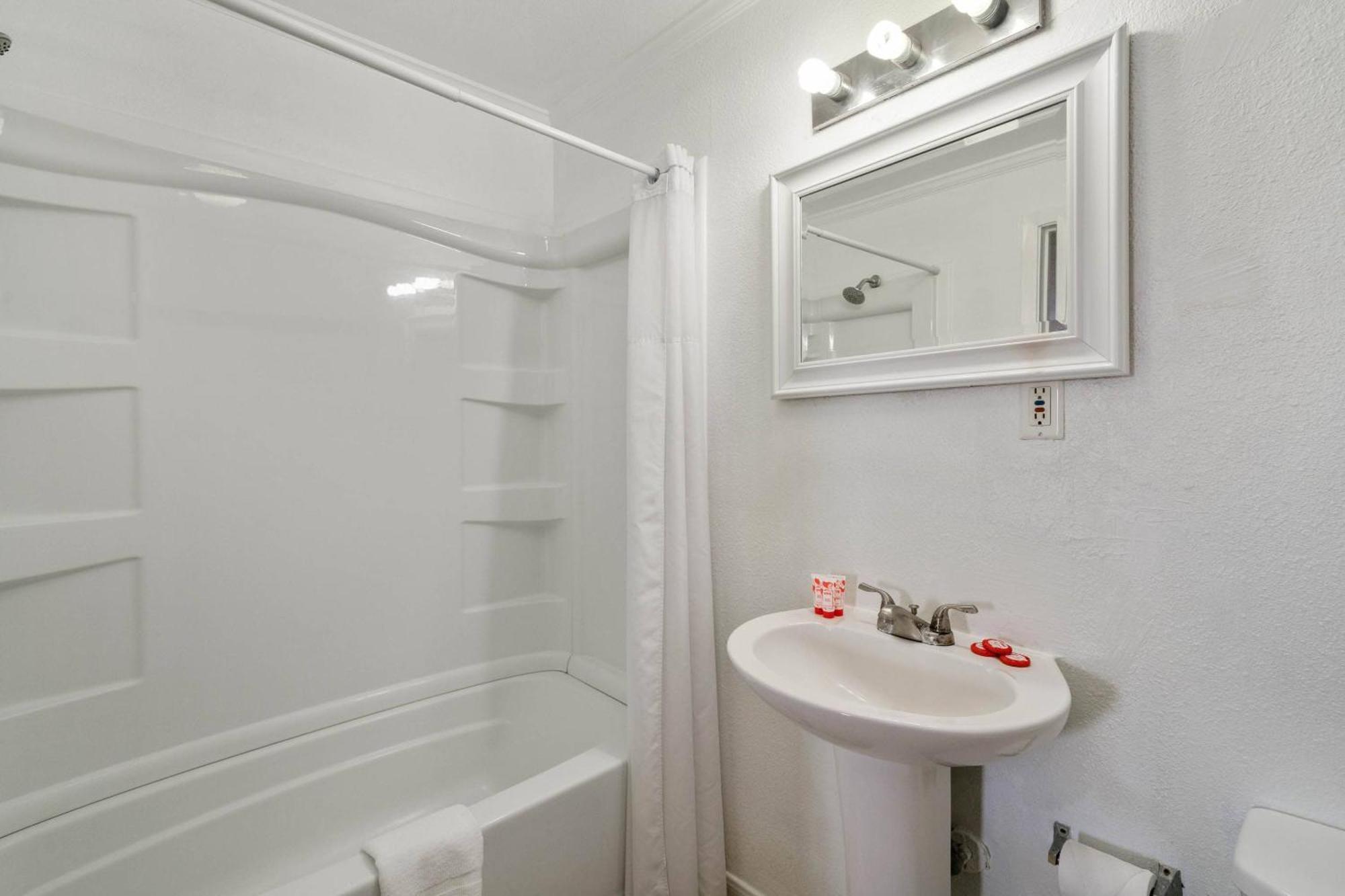 Oyo Hotel Rockport- Bay View Bagian luar foto